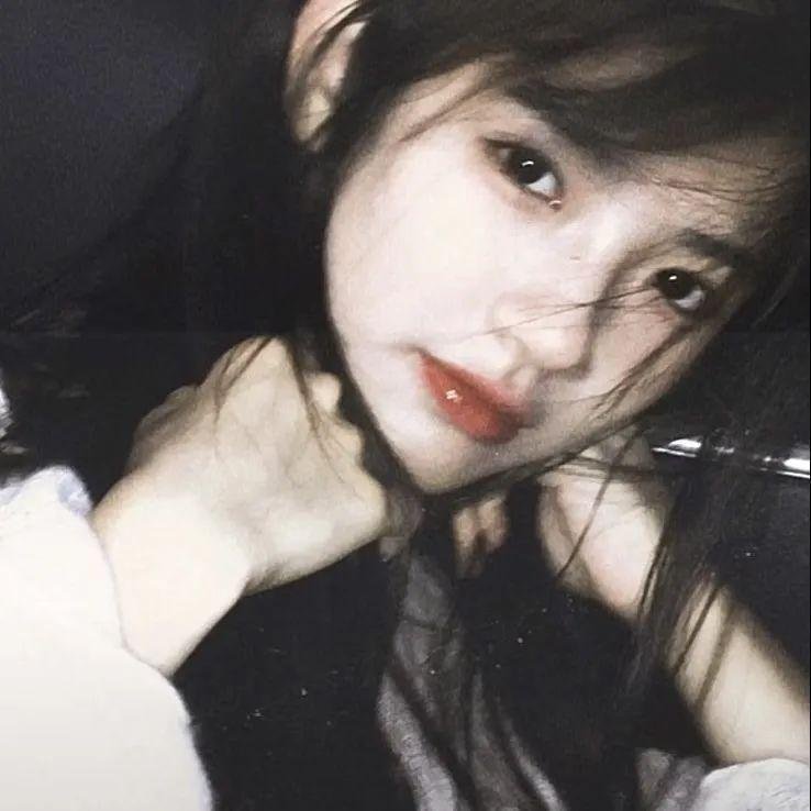坐在门口的幽灵